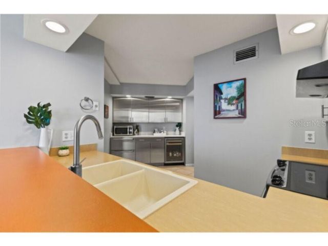 1111 N GULFSTREAM AVENUE 5B, Sarasota, FL 34236