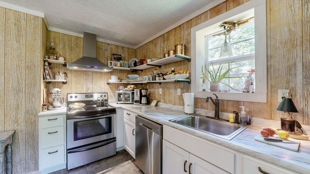 317 McDuff Ln, Camden, TN 38320