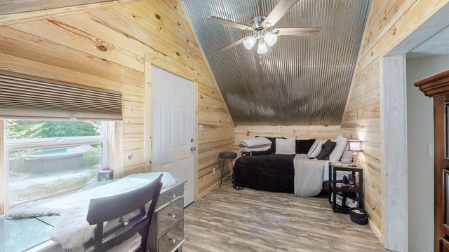 317 McDuff Ln, Camden, TN 38320