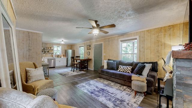 317 McDuff Ln, Camden, TN 38320