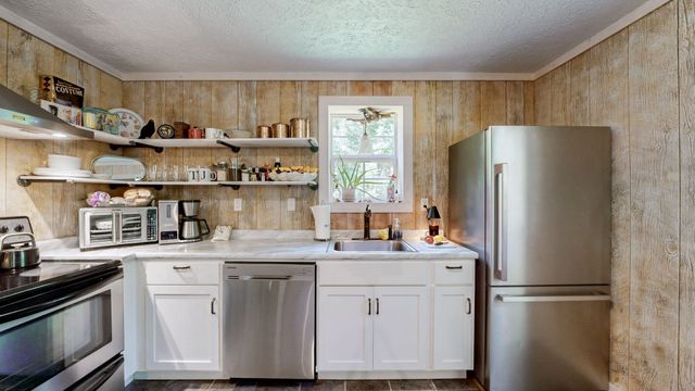 317 McDuff Ln, Camden, TN 38320