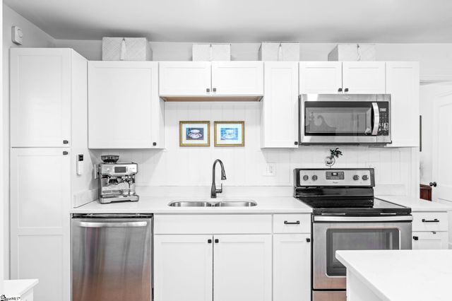 15 Essex Court, Greenville, SC 29609