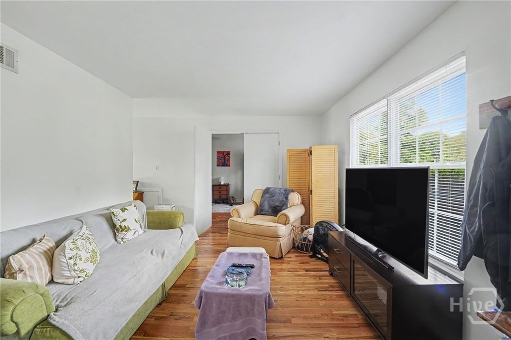 Image 10 of property listing at 9231 Garland Drive, Savannah, GA 31406
