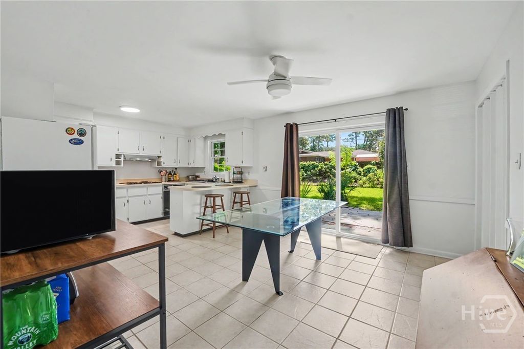 Image 12 of property listing at 9231 Garland Drive, Savannah, GA 31406