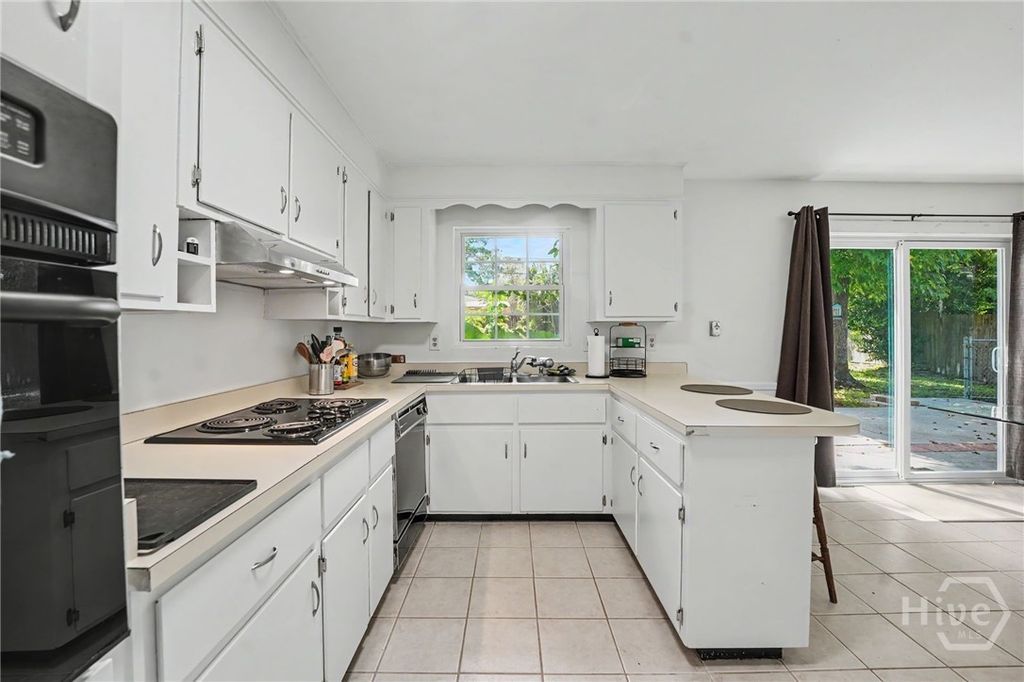 Image 16 of property listing at 9231 Garland Drive, Savannah, GA 31406