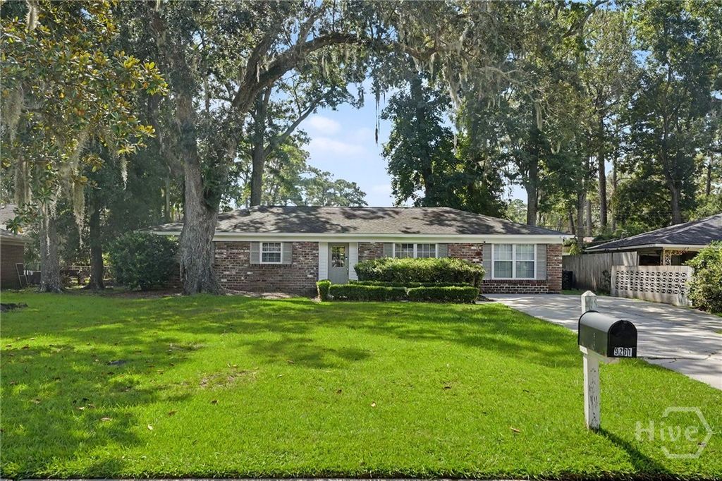 Image 3 of property listing at 9231 Garland Drive, Savannah, GA 31406