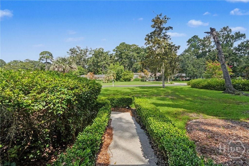 Image 7 of property listing at 9231 Garland Drive, Savannah, GA 31406