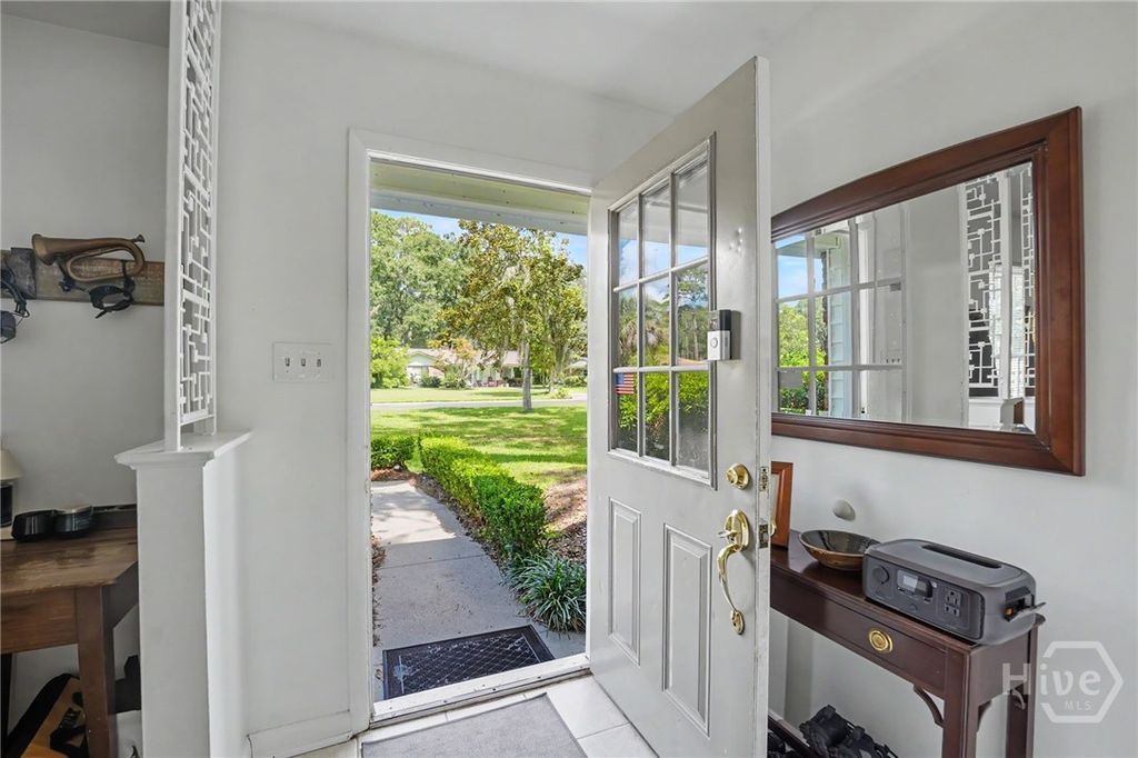 Image 8 of property listing at 9231 Garland Drive, Savannah, GA 31406