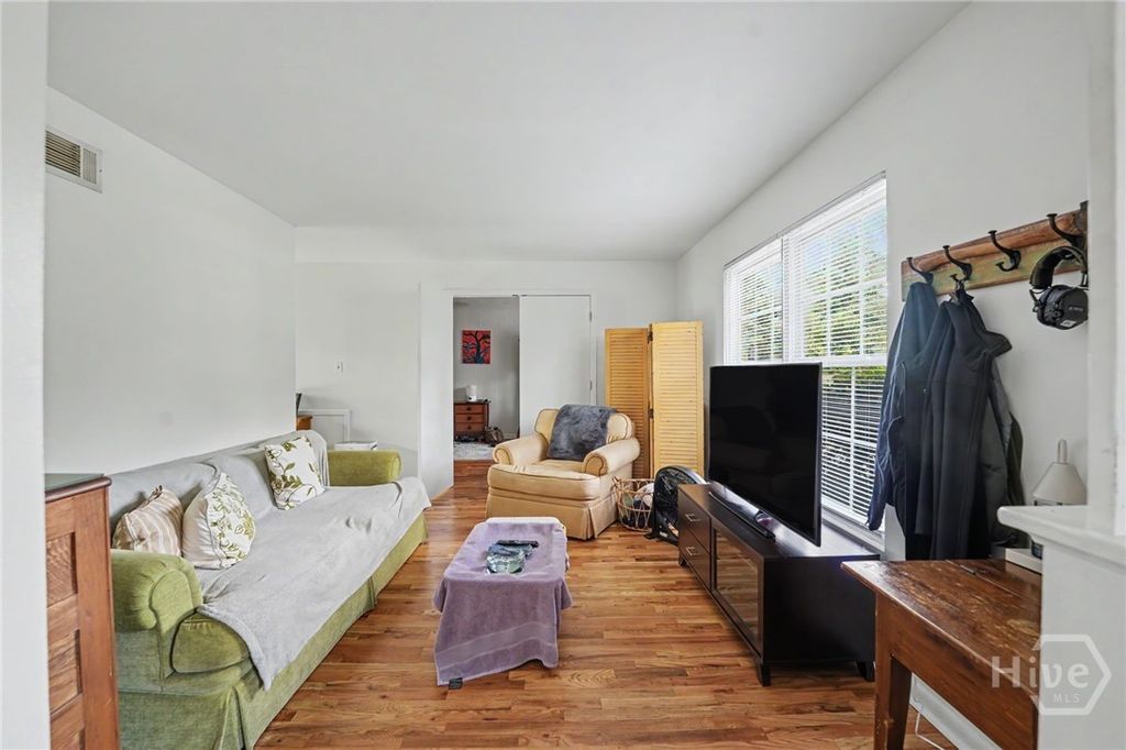 Image 9 of property listing at 9231 Garland Drive, Savannah, GA 31406