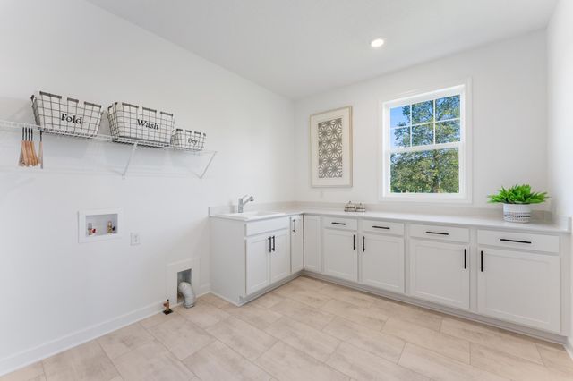 8887 Binder Way, Woodbury, MN 55129