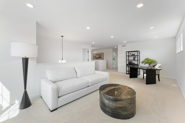 8887 Binder Way, Woodbury, MN 55129