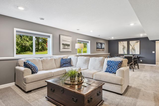 8887 Binder Way, Woodbury, MN 55129