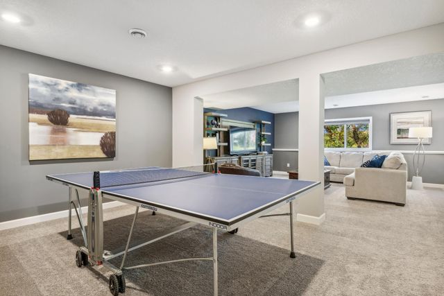 8887 Binder Way, Woodbury, MN 55129