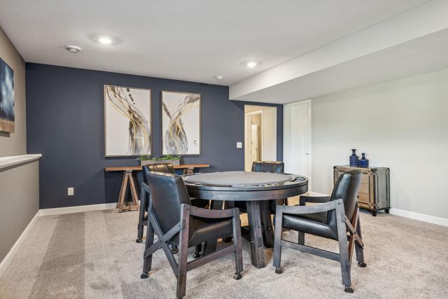 8887 Binder Way, Woodbury, MN 55129