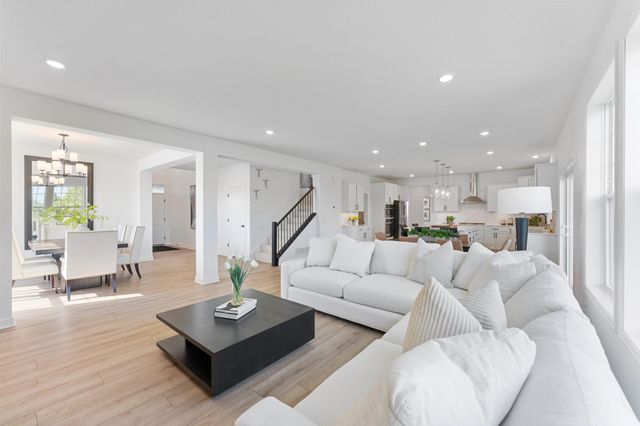 8887 Binder Way, Woodbury, MN 55129