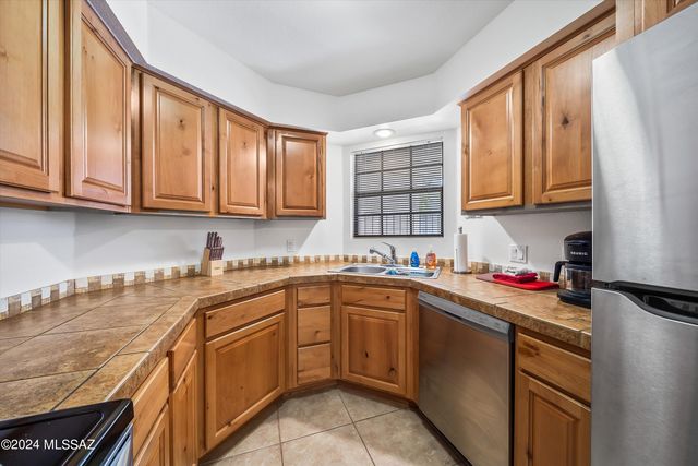 6445 N Tierra de las Catalinas Apt 61, Tucson, AZ 85718