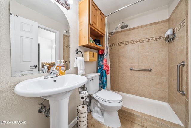 6445 N Tierra de las Catalinas Apt 61, Tucson, AZ 85718