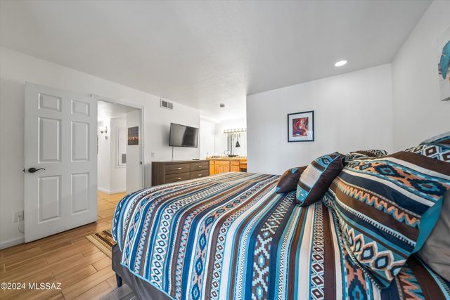 6445 N Tierra de las Catalinas Apt 61, Tucson, AZ 85718