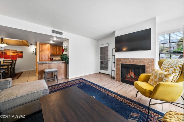 6445 N Tierra de las Catalinas Apt 61, Tucson, AZ 85718