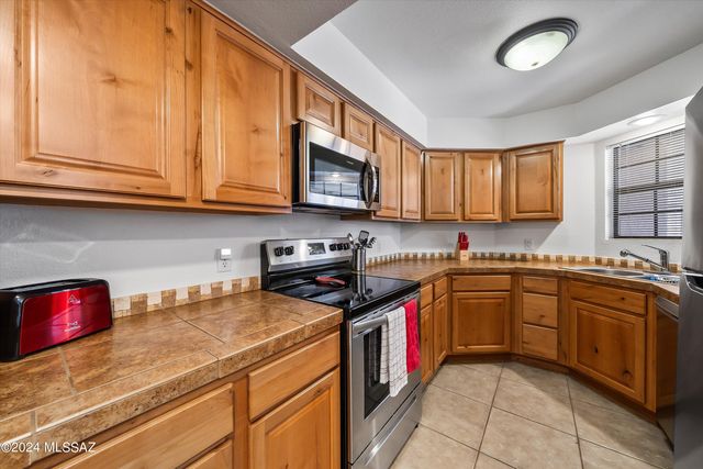 6445 N Tierra de las Catalinas Apt 61, Tucson, AZ 85718