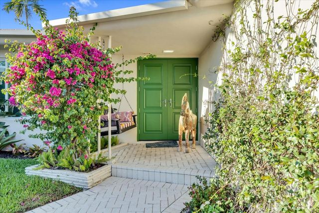 1277 Biscaya Dr, Surfside, FL 33154