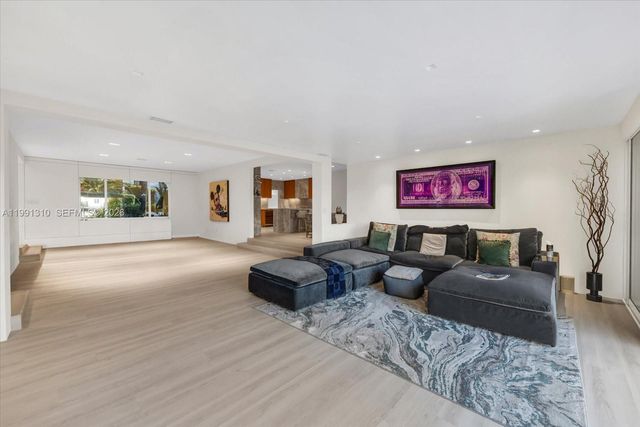 1277 Biscaya Dr, Surfside, FL 33154