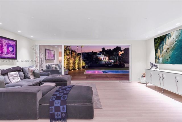 1277 Biscaya Dr, Surfside, FL 33154