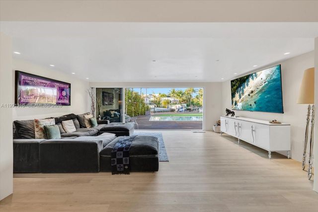 1277 Biscaya Dr, Surfside, FL 33154