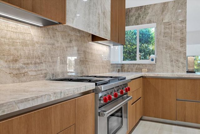 1277 Biscaya Dr, Surfside, FL 33154