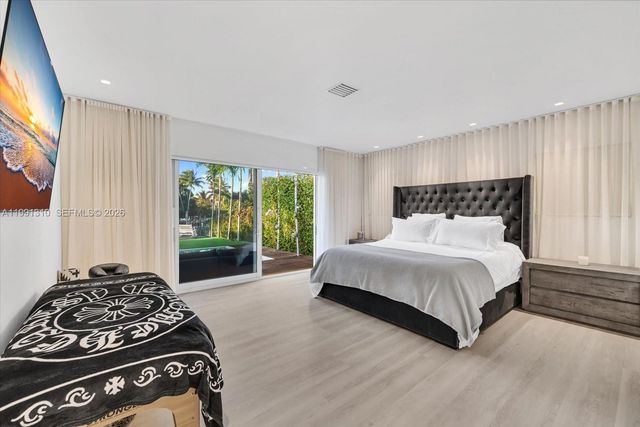 1277 Biscaya Dr, Surfside, FL 33154