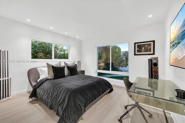 1277 Biscaya Dr, Surfside, FL 33154