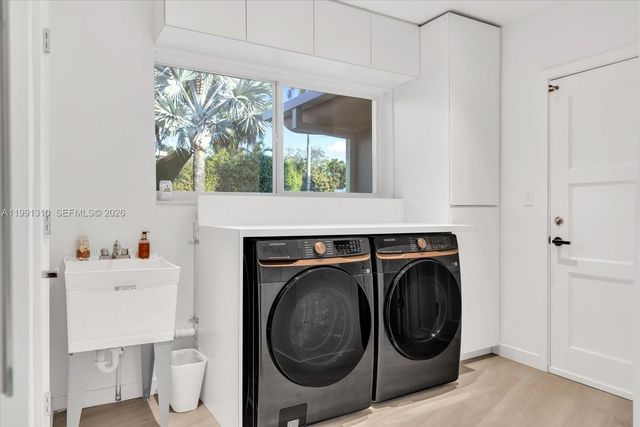 1277 Biscaya Dr, Surfside, FL 33154