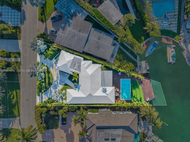 1277 Biscaya Dr, Surfside, FL 33154