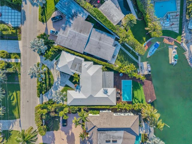 1277 Biscaya Dr, Surfside, FL 33154