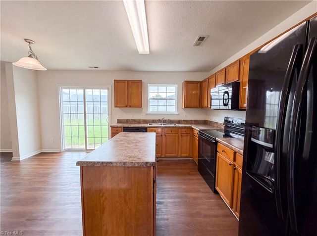 4 Bay Willows Court, Greensboro, NC 27406