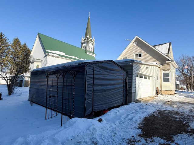 N8519 Front Street, Burnett, WI 53922