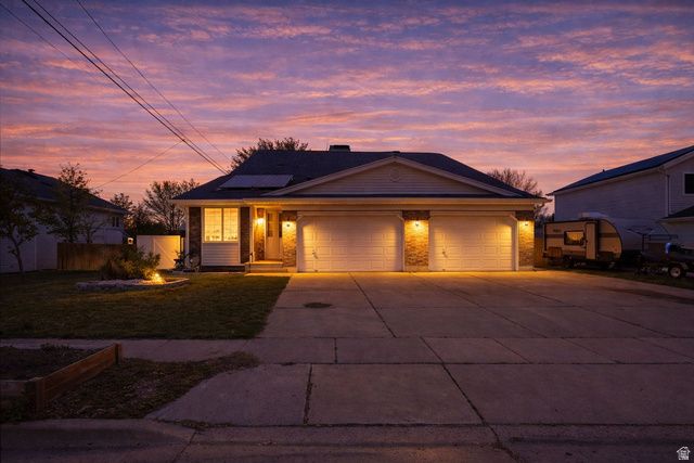 568 W 375 N, Clearfield, UT 84015