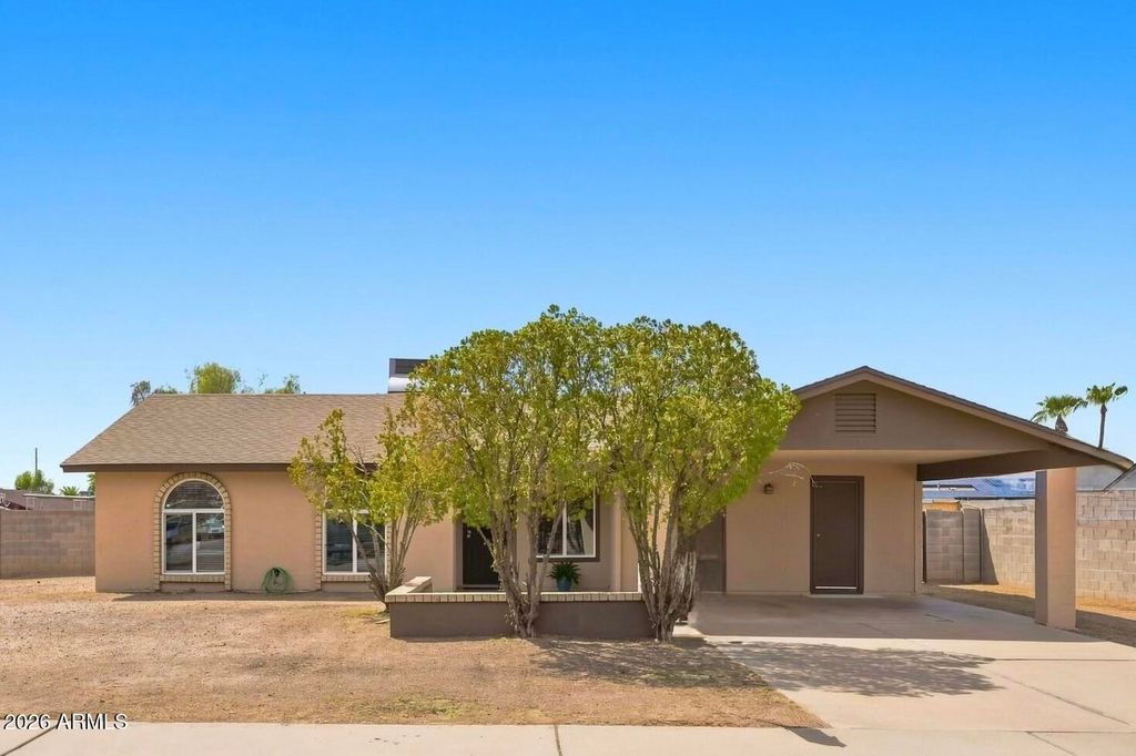 1323 W MORROW Drive, Phoenix, AZ 85027 — exterior