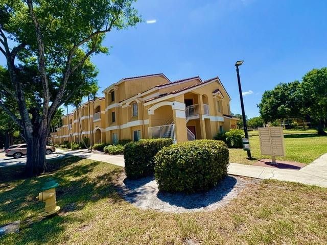 2371 NW 33rd Street 712, Oakland Park, FL 33309
