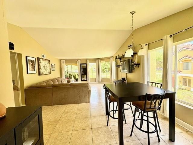 2371 NW 33rd Street 712, Oakland Park, FL 33309