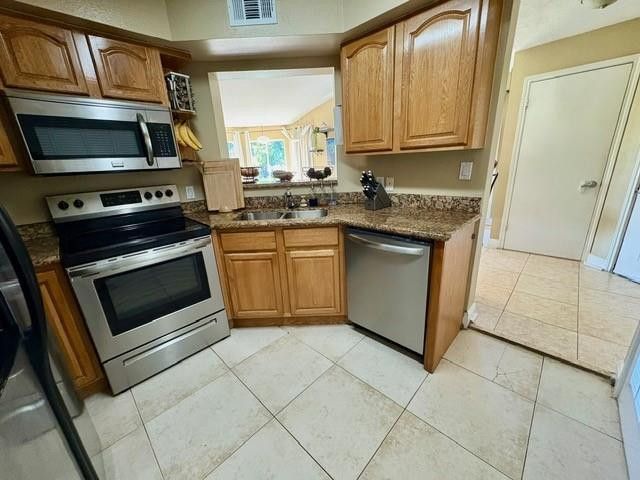 2371 NW 33rd Street 712, Oakland Park, FL 33309