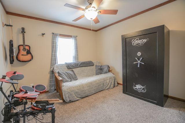 976 NW KC 476, Harper, TX 78631