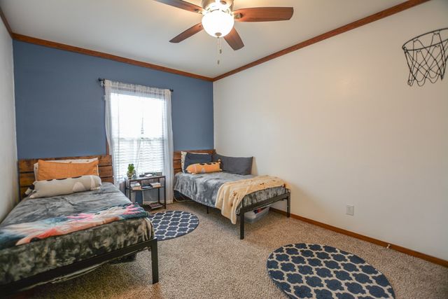 976 NW KC 476, Harper, TX 78631