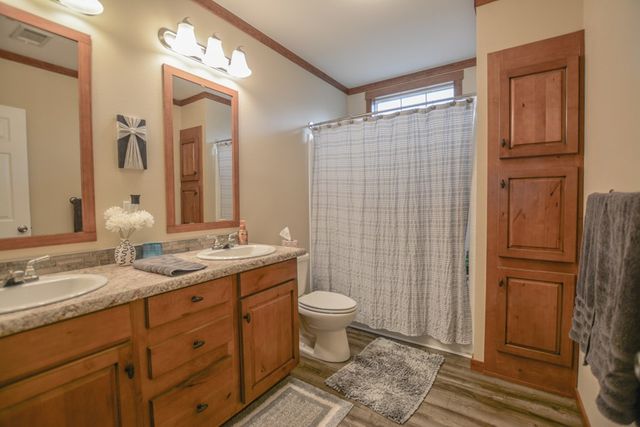 976 NW KC 476, Harper, TX 78631