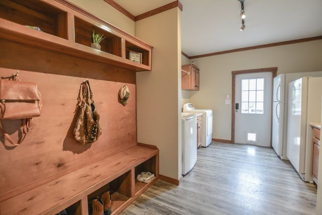 976 NW KC 476, Harper, TX 78631