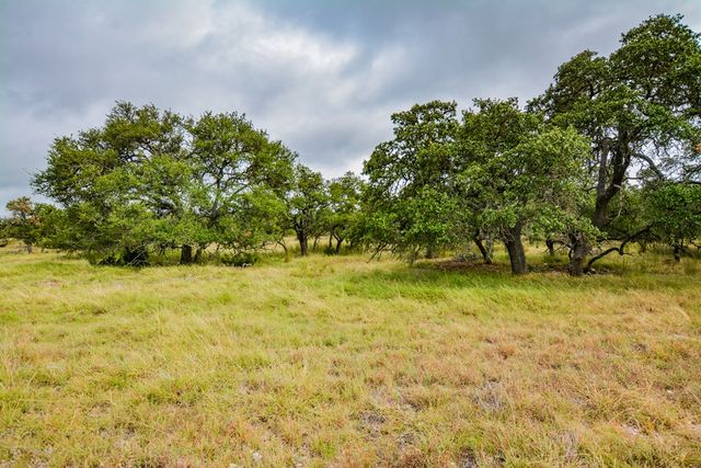 976 NW KC 476, Harper, TX 78631