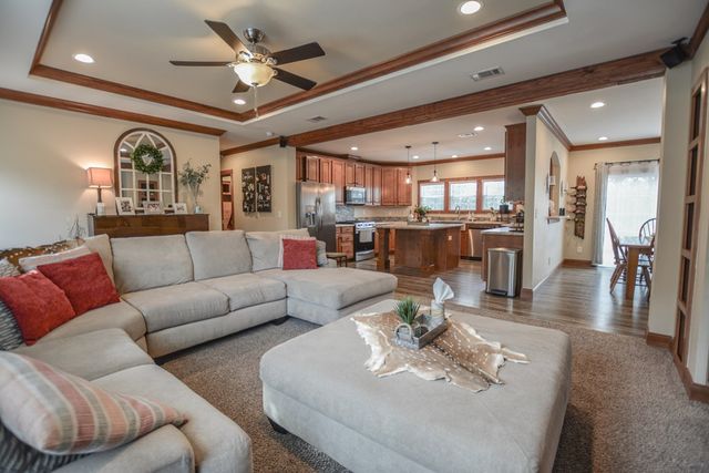 976 NW KC 476, Harper, TX 78631