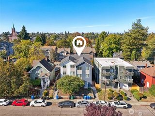 5259 Brooklyn Avenue NE, Seattle, WA 98105