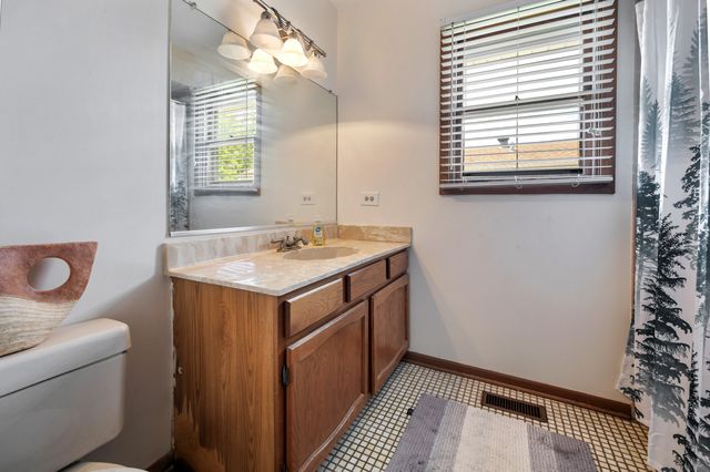 1727 Roosa Lane, Elk Grove Village, IL 60007