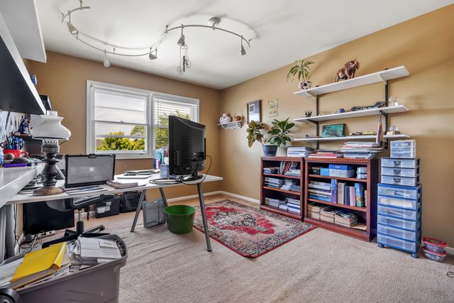 1727 Roosa Lane, Elk Grove Village, IL 60007